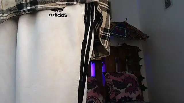 SARA VAL3NTINA  online show from March 14, 6:02 pm