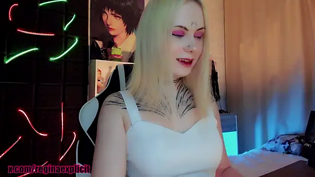 snake  bites online show from March 9, 9:07 pm