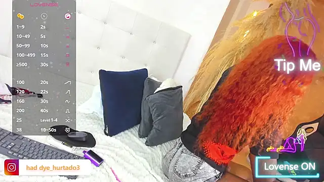 shenielxx online show from March 20, 3:02 pm