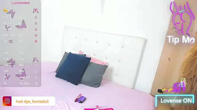 shenielxx online show from March 24, 3:28 pm
