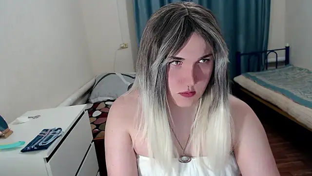 EvaMiron online show from March 7, 5:41 pm