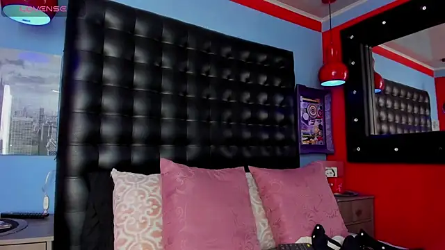Snapshot of CloeRodriguez chatting on October 21, 9:16 pm CloeRodriguez online show from October 21, 9:16 pm