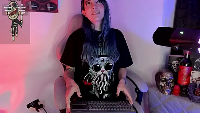 sofi pretty uwu- online show from May 9, 9:52 pm
