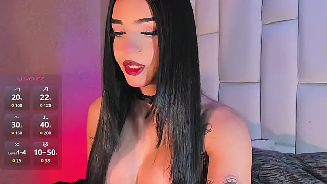 Summer walkerr online show from August 2, 1:22 pm