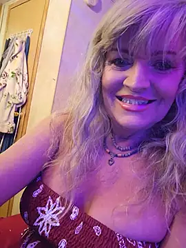 annika lately online show from July 22, 3:43 am