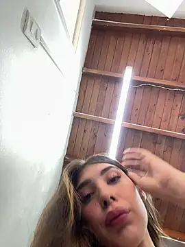 NICOLSKINNY1 online show from April 30, 4:33 pm