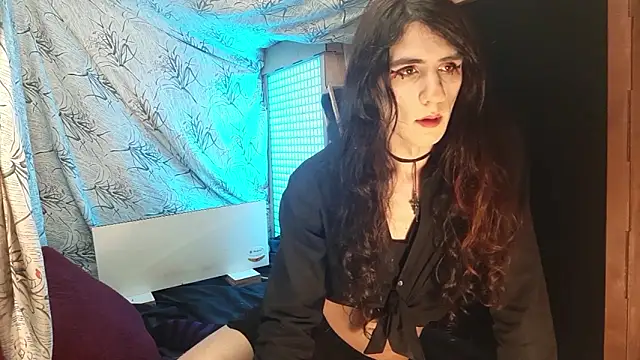 DiiVampy online show from December 14, 9:32 pm