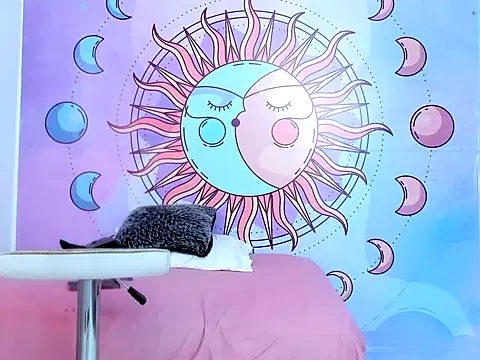 luna hoott online show from July 19, 3:38 pm