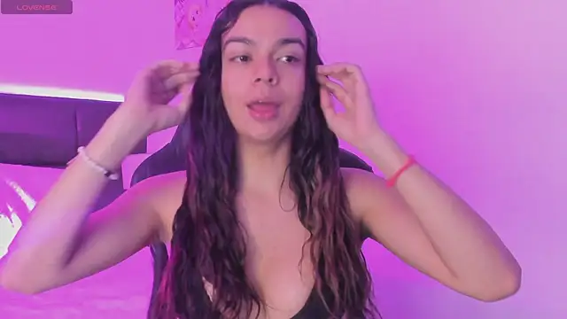 Snapshot of Megan_Miles02 chatting on October 28, 7:12 pm Megan Miles02 online show from October 28, 7:12 pm