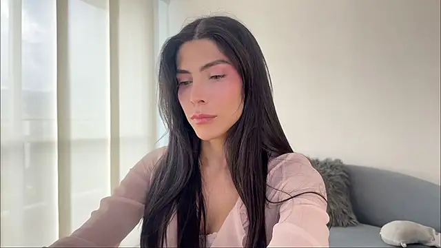 angelturned001 online show from June 8, 7:35 pm