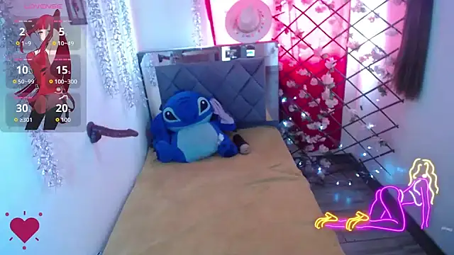 roxy roxxan online show from July 11, 4:55 pm