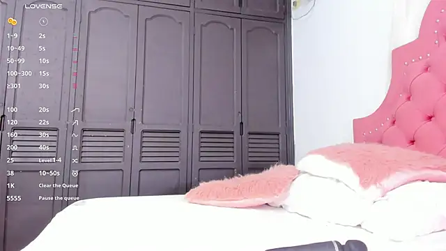 Snapshot of sary_rousse chatting on January 5, 11:12 pm sary rousse online show from January 5, 11:12 pm