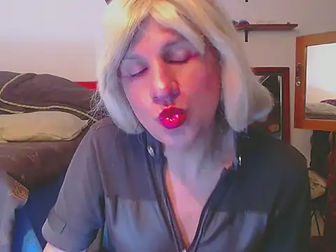 LorenJade online show from April 25, 9:02 am