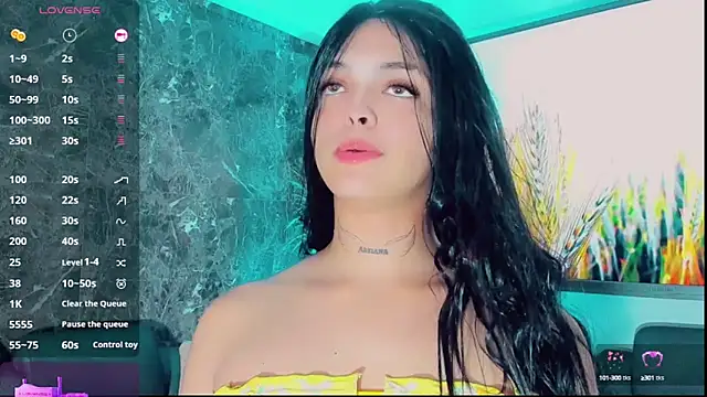 Emmaa Saenz  online show from October 2, 11:04 pm