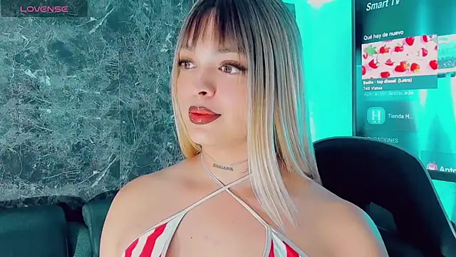 Emmaa Saenz  online show from February 8, 12:28 am