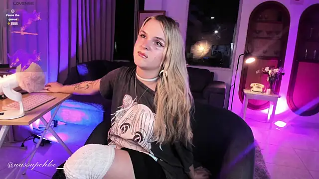 misschloe   online show from March 6, 12:05 am