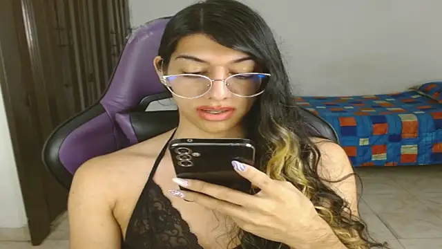 engielphoenis14 online show from October 7, 1:06 am