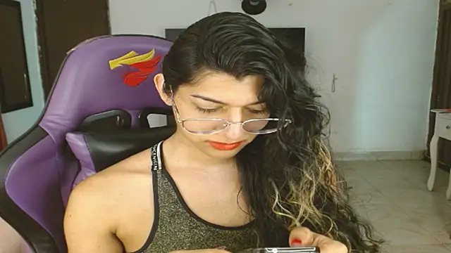 engielphoenis14 online show from January 11, 1:45 am