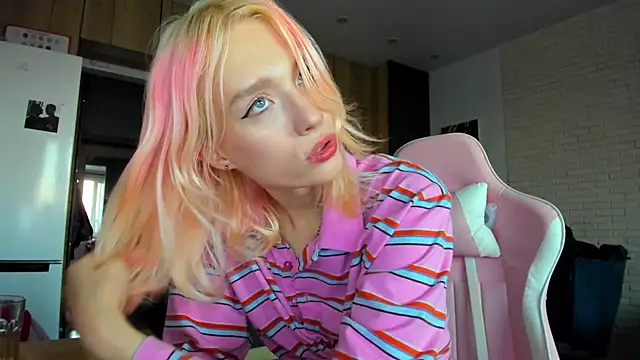  Alice Kitty online show from August 4, 5:08 pm