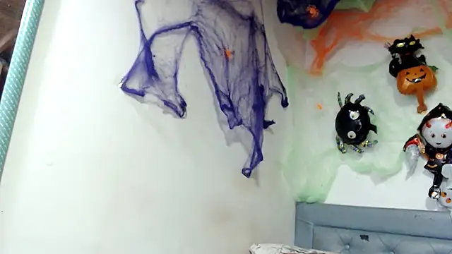 andre20a31 online show from October 31, 9:19 am