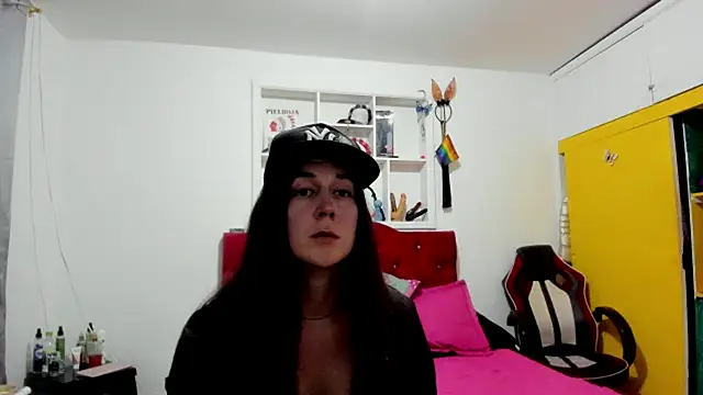 Sweet-Suck69 online show from May 4, 6:29 am