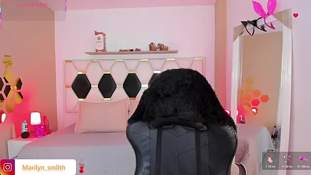 MarilynSmIith online show from March 18, 12:15 pm