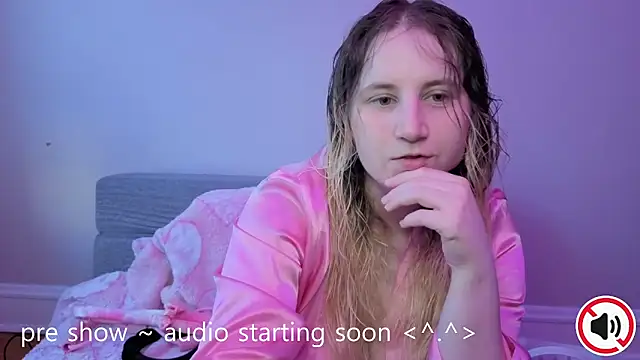Glitch Witch online show from May 9, 11:09 pm