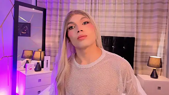 Megan Do Santos online show from December 15, 8:36 pm