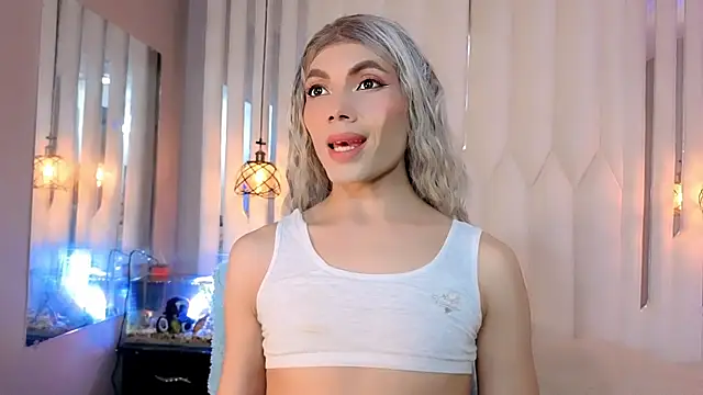 Megan Do Santos online show from June 2, 7:37 pm