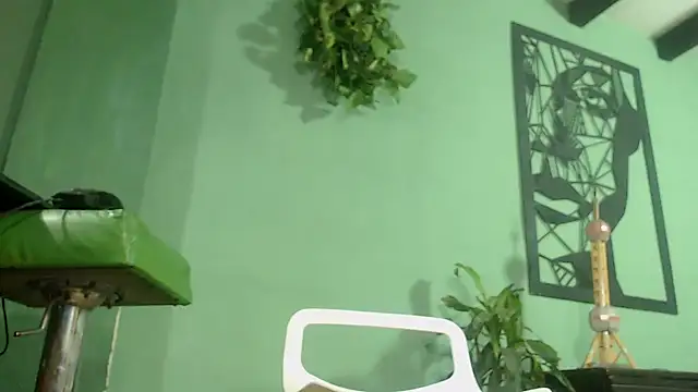 thirstymoonxx online show from May 1, 4:28 am