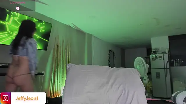 danna v online show from November 29, 5:31 am