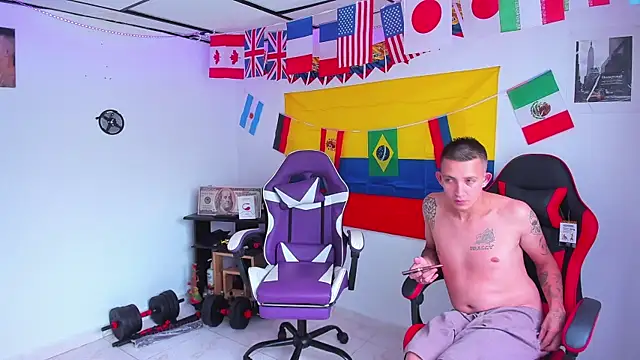 parejacaliente20154 online show from July 12, 8:33 pm