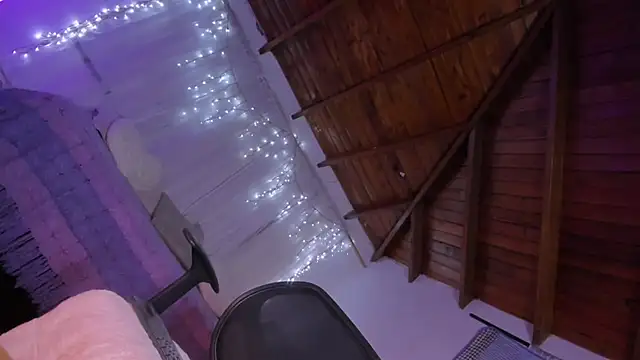 CuteRomi online show from March 21, 9:36 am