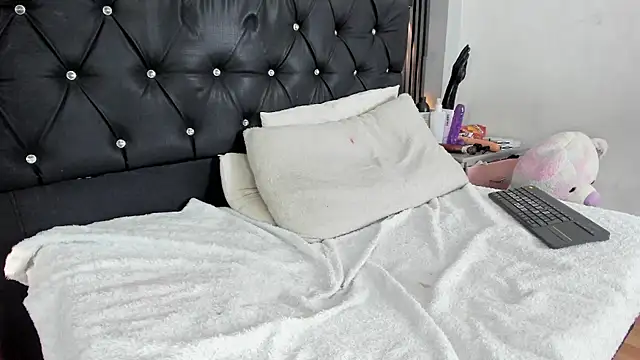 Natasha Hart online show from October 7, 4:57 am