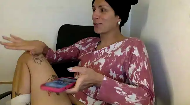 Snapshot of Thematrioshkaoficial24 chatting on December 2, 9:45 pm Thematrioshkaoficial24 online show from December 2, 9:45 pm