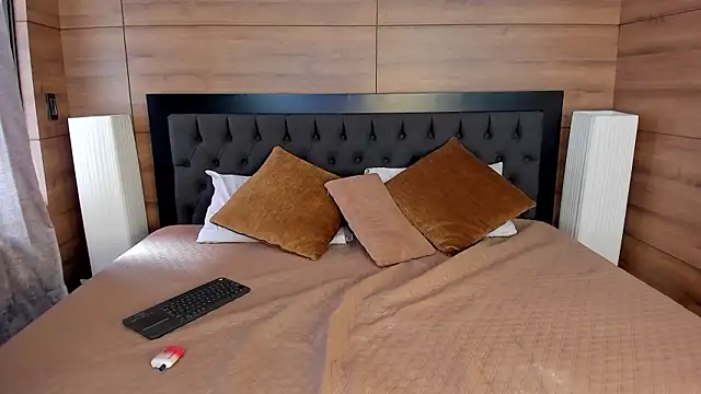 miah connor online show from March 17, 8:33 pm