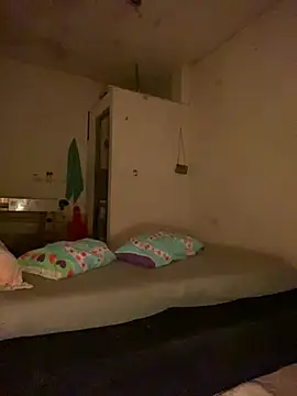 AlexaWarner online show from July 17, 4:18 am