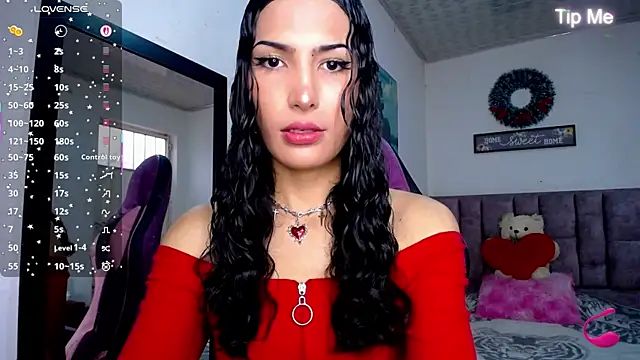 Lanna hott  online show from August 7, 7:10 pm