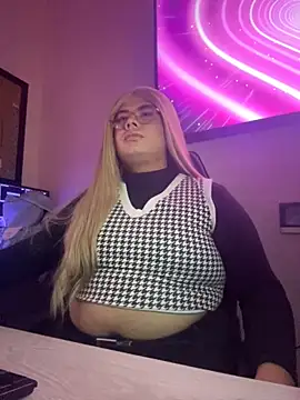 Tom Silver   online show from September 17, 11:43 pm