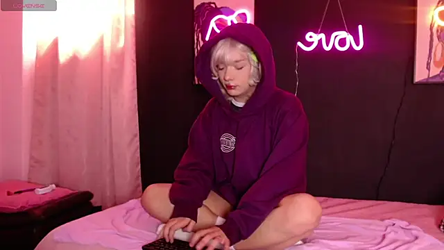 Poison luna online show from November 7, 5:13 pm