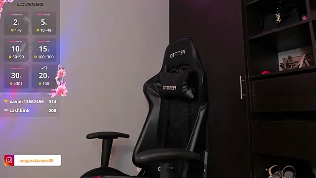 MeganDaviees online show from March 15, 1:41 am