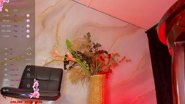 Snapshot of Karla-Ebony chatting on September 21, 3:51 pm Karla-Ebony online show from September 21, 3:51 pm