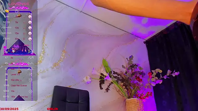 Snapshot of Karla-Ebony chatting on September 30, 1:55 pm Karla-Ebony online show from September 30, 1:55 pm