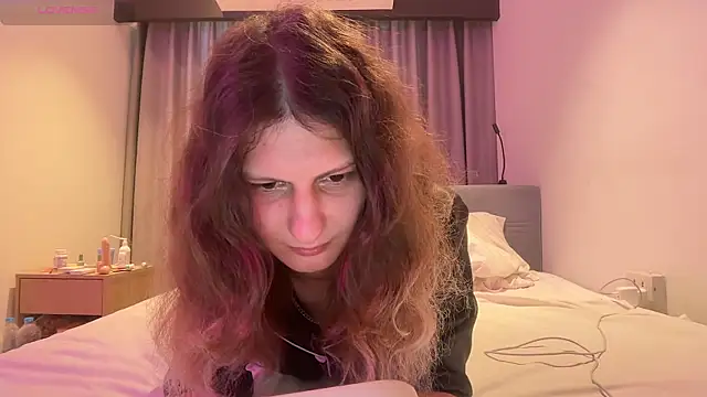Alice Pinkhead online show from May 4, 8:41 am