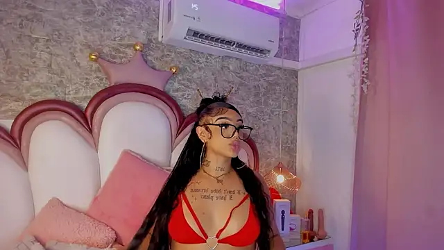 Mia Jansen online show from May 4, 1:49 pm