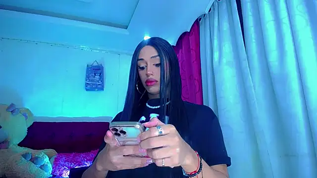 NahomiCamper online show from April 30, 11:31 pm