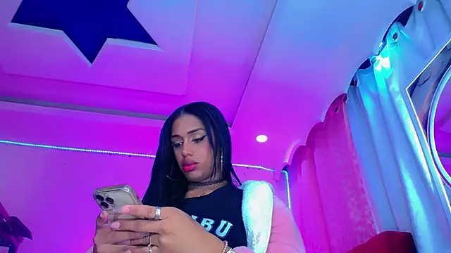 NahomiCamper online show from July 5, 4:52 am