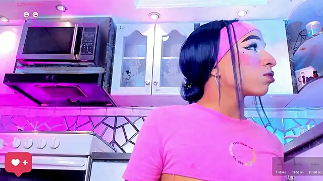 Riley Blue online show from March 11, 6:43 am