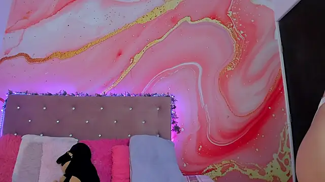 Daisy  rose online show from January 28, 11:06 am