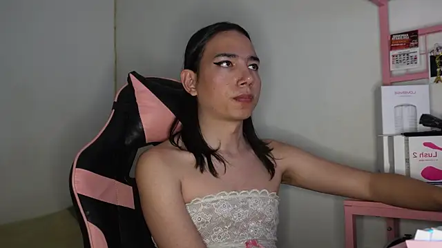 Snapshot of Flaream_angel chatting on October 30, 9:25 pm Flaream angel online show from October 30, 9:25 pm